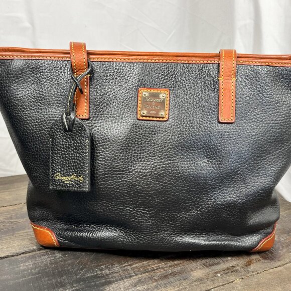 Dooney & Bourke Charleston Shopper Pebble Grain Leather Tote Black Pink Interior - Picture 1 of 8
